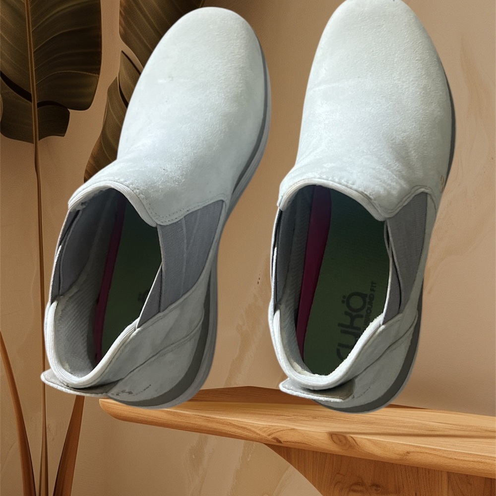 Ryka surround fit Gray Shoes, size 7.5